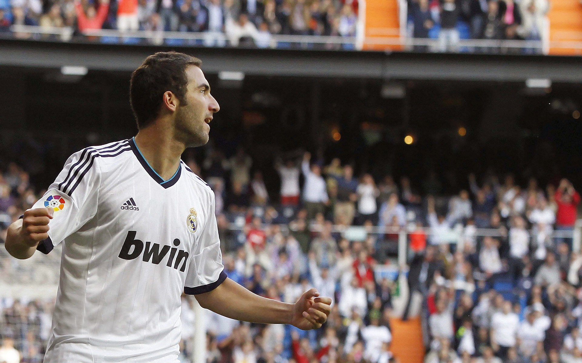 《Apex Legends》新版本平衡调整，战术丰富度提升，apexping值不稳